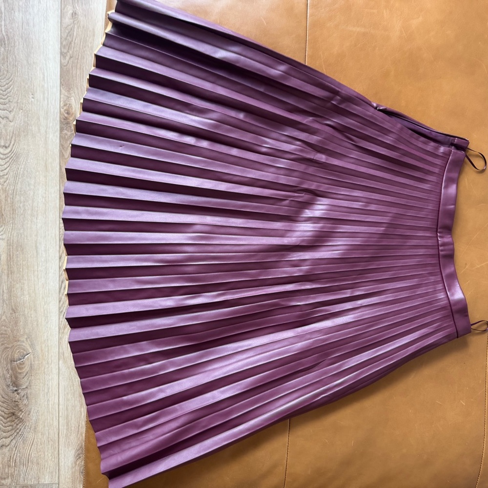 bagatelle Pleated Faux-Leather Skirt in Plum